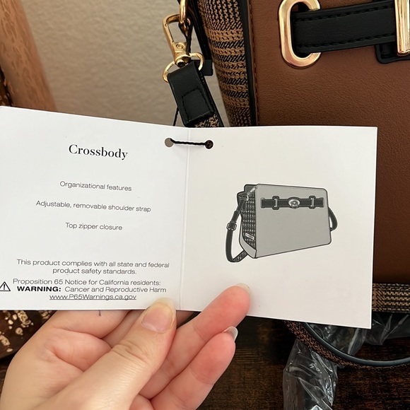 Adrienne Vittadini Wall Street Style Crossbody Purse - Picture 12 of 16